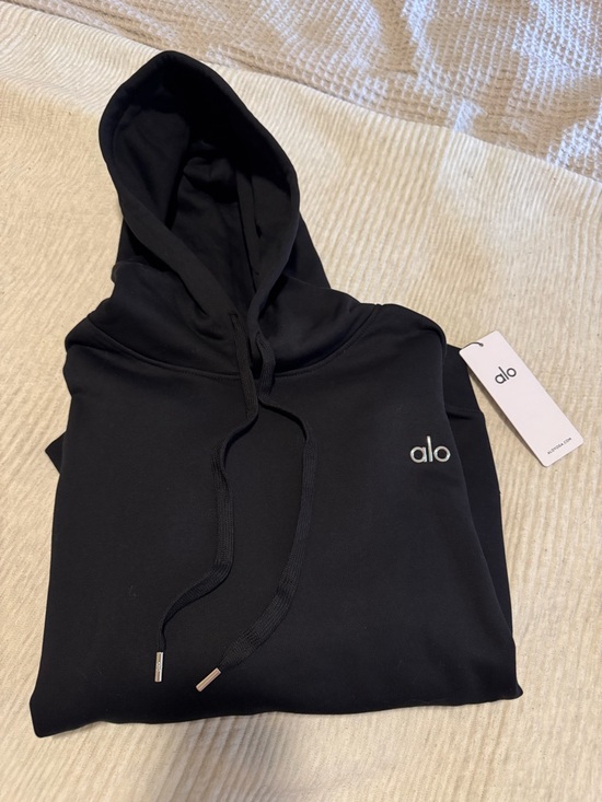 ALO Yoga Jackets & Blazers - ALO Yoga Black Pullover Hoodie